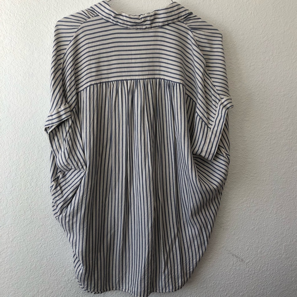 Madewell Button down - Picture 2 of 3